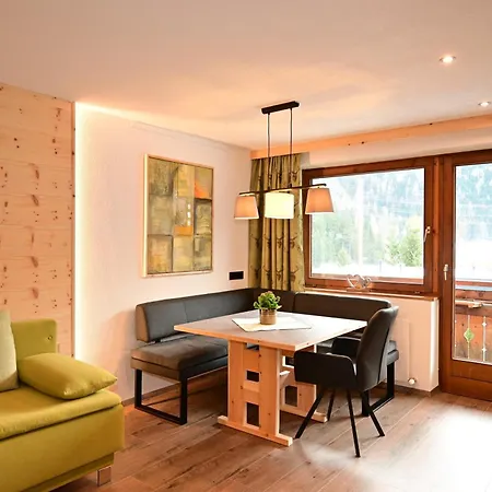 Zirbentraum Apartment *